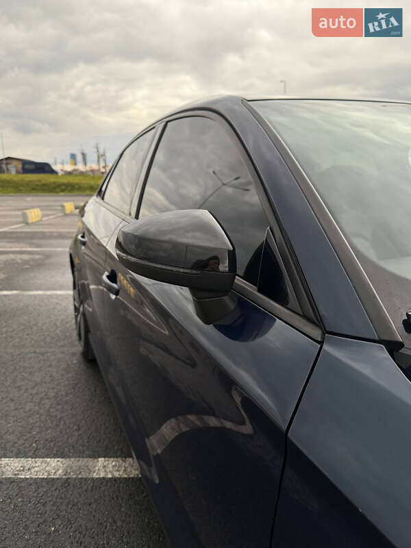 Седан Audi A3 2016 в Львові