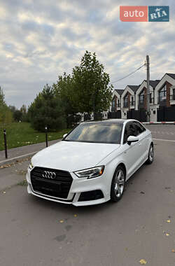 Седан Audi A3 2016 в Киеве