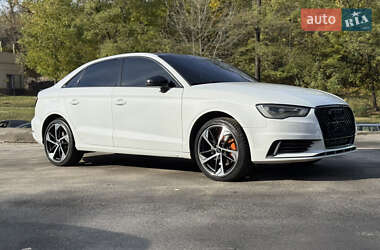 Седан Audi A3 2015 в Киеве