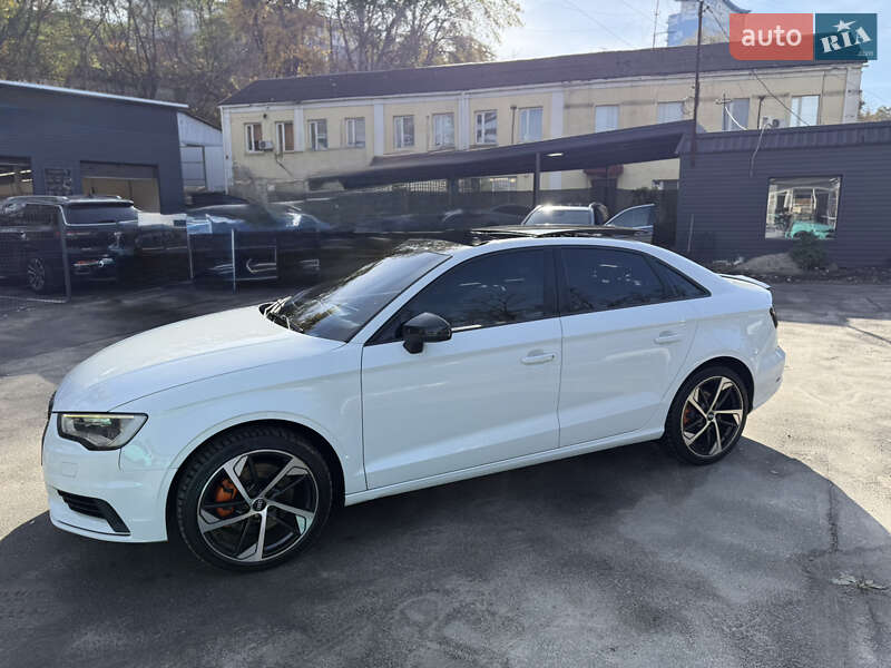 Седан Audi A3 2015 в Киеве