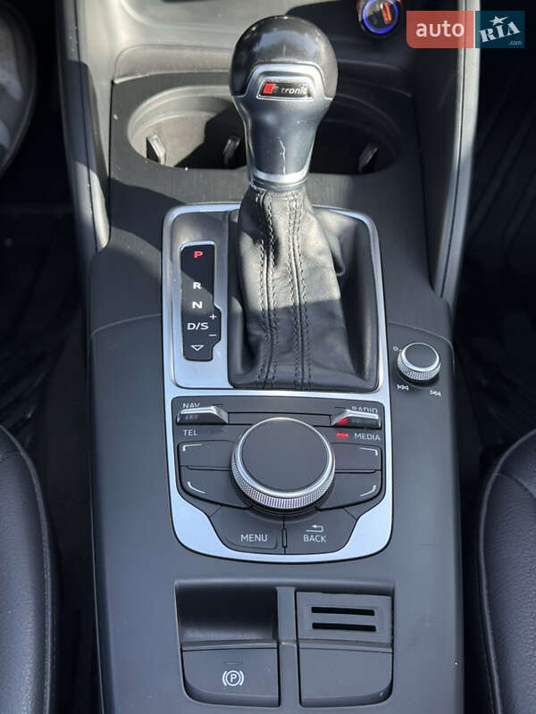 Седан Audi A3 2015 в Киеве