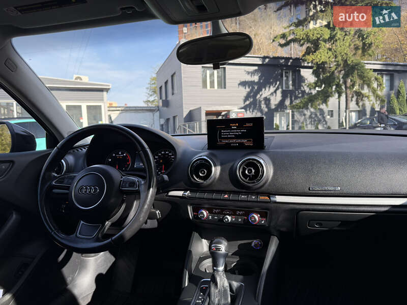 Седан Audi A3 2015 в Киеве