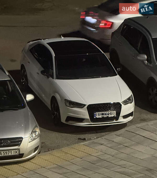 Седан Audi A3 2015 в Киеве