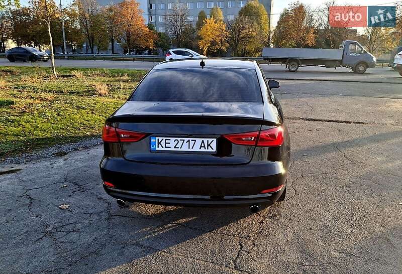 Седан Audi A3 2015 в Дніпрі