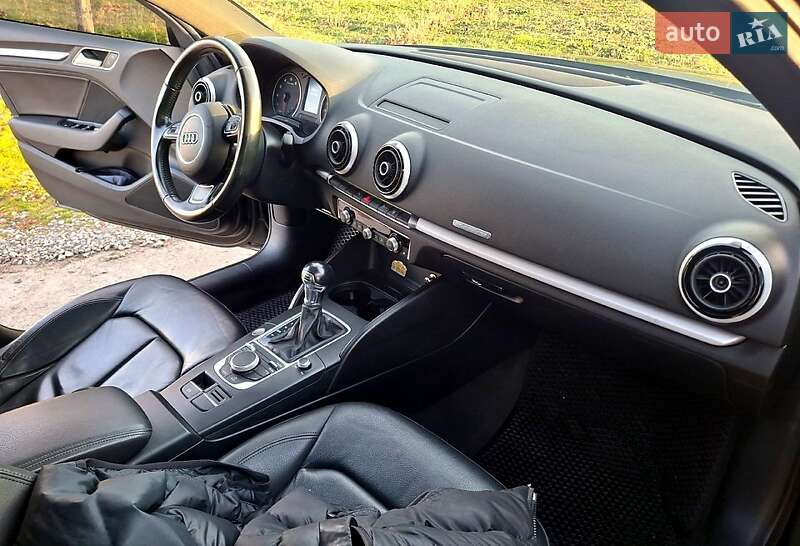 Седан Audi A3 2015 в Дніпрі