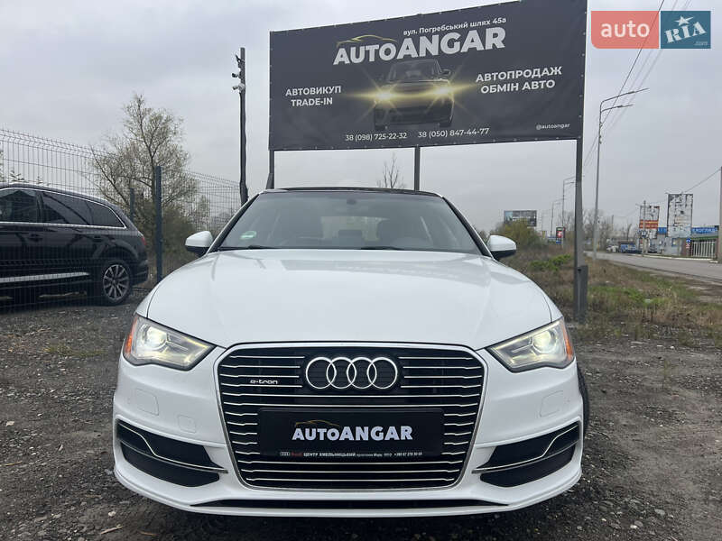 Хэтчбек Audi A3 2016 в Киеве