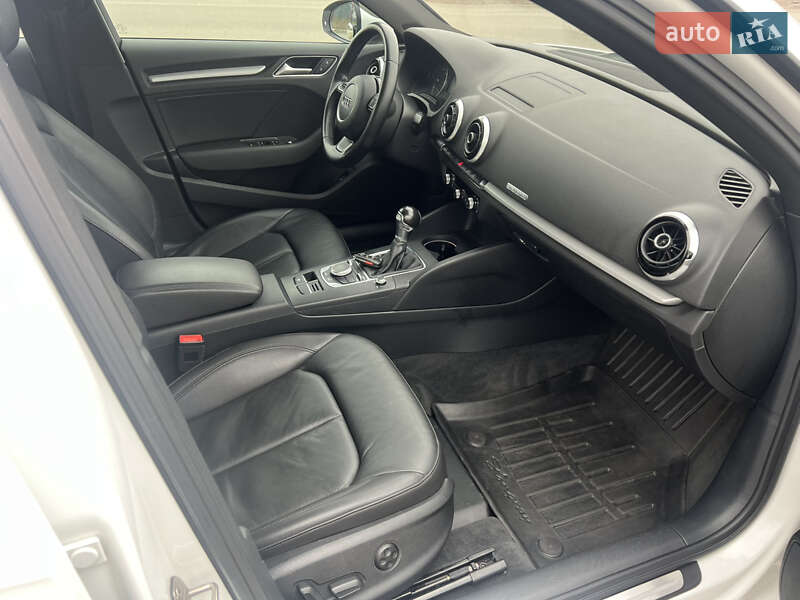 Хэтчбек Audi A3 2016 в Киеве