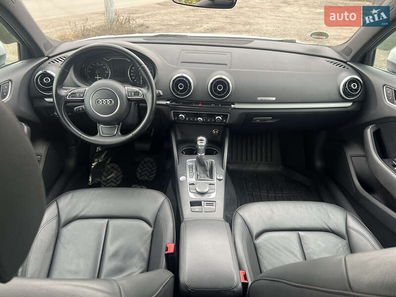 Хэтчбек Audi A3 2016 в Киеве
