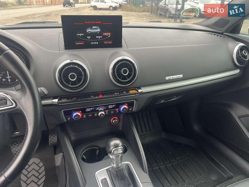 Хэтчбек Audi A3 2016 в Киеве