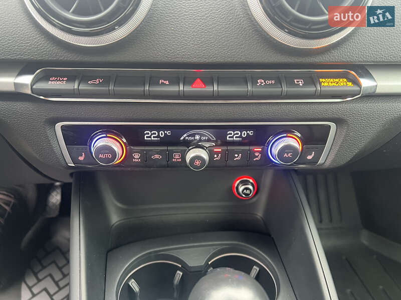 Хэтчбек Audi A3 2016 в Киеве