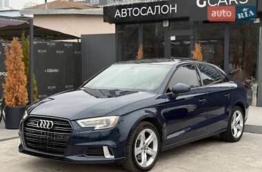 Седан Audi A3 2017 в Киеве