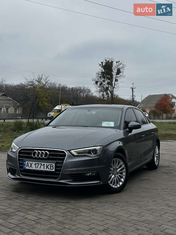 Седан Audi A3 2016 в Харкові