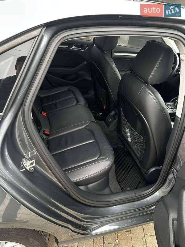 Седан Audi A3 2016 в Харкові