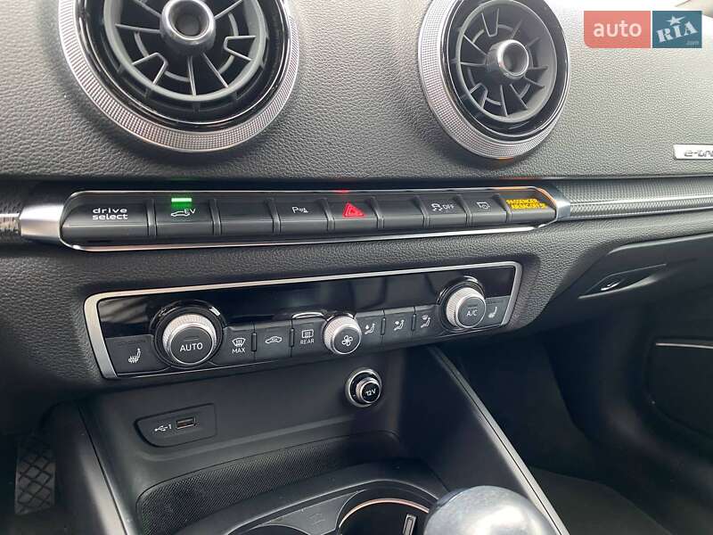 Хетчбек Audi A3 2018 в Львові