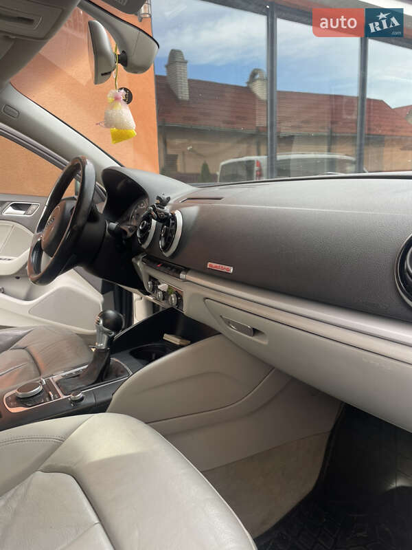 Седан Audi A3 2015 в Виноградове