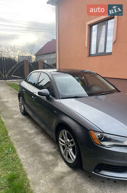 Седан Audi A3 2015 в Виноградові