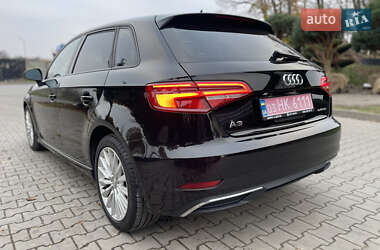 Хэтчбек Audi A3 2016 в Луцке