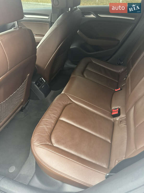 Седан Audi A3 2018 в Дніпрі