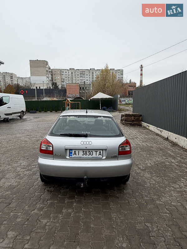 Хэтчбек Audi A3 2000 в Киеве