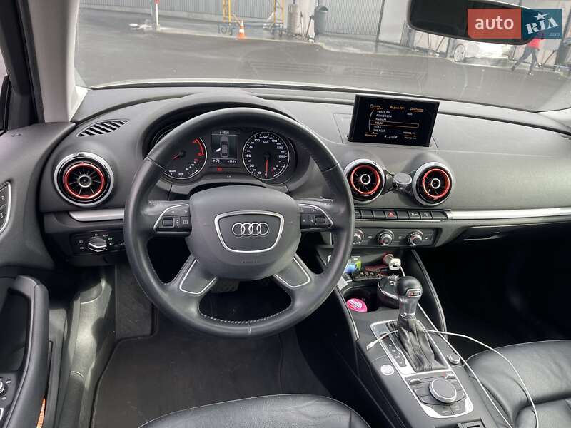 Седан Audi A3 2015 в Киеве