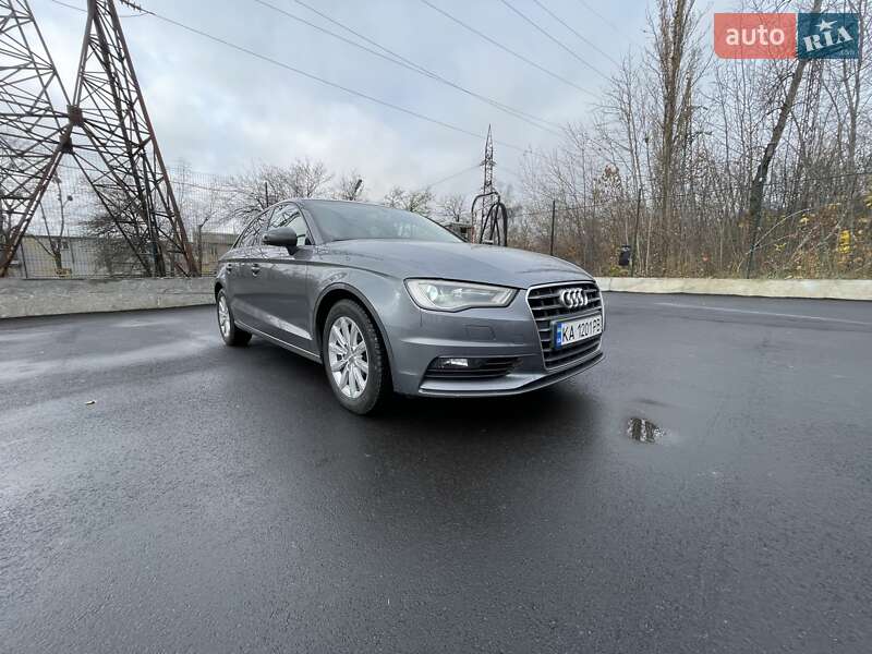 Седан Audi A3 2015 в Киеве
