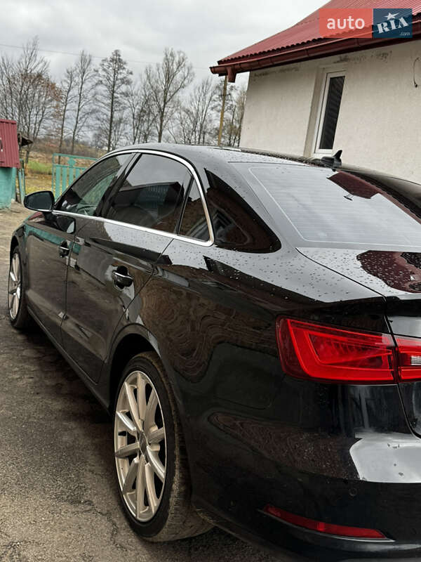 Седан Audi A3 2015 в Львові