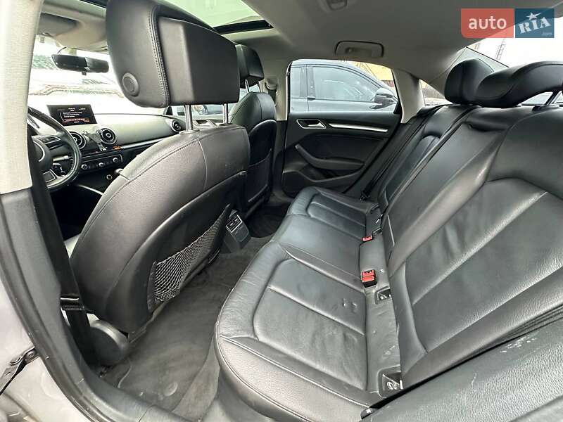 Седан Audi A3 2015 в Луцьку