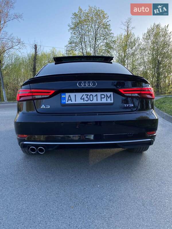 Седан Audi A3 2017 в Киеве