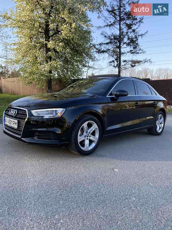 Седан Audi A3 2017 в Киеве