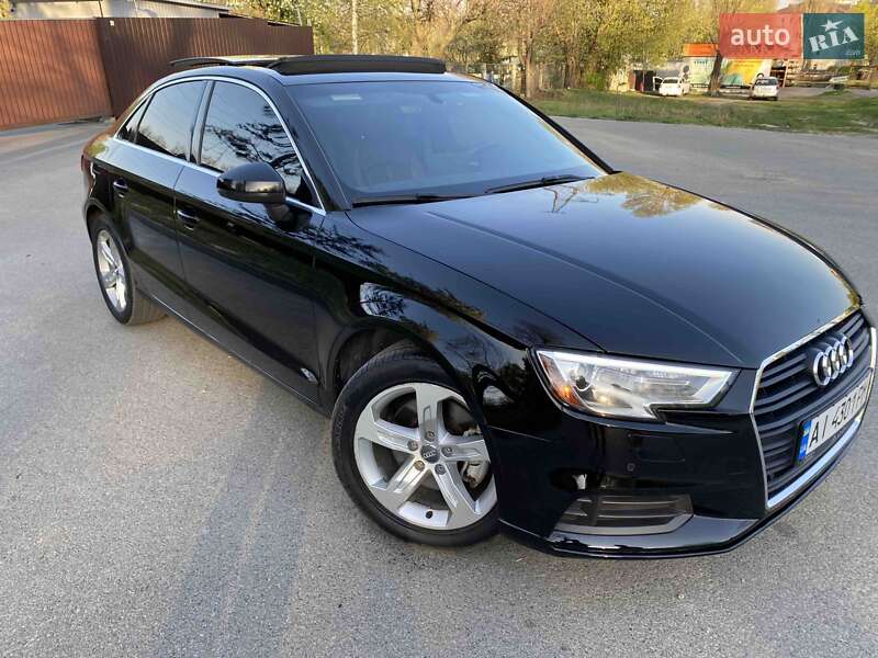 Седан Audi A3 2017 в Киеве