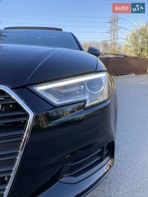 Седан Audi A3 2017 в Киеве