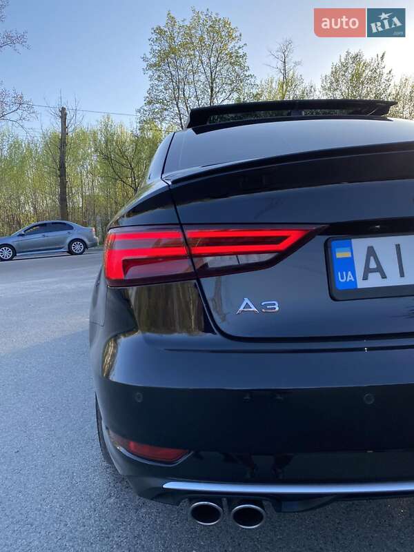 Седан Audi A3 2017 в Киеве