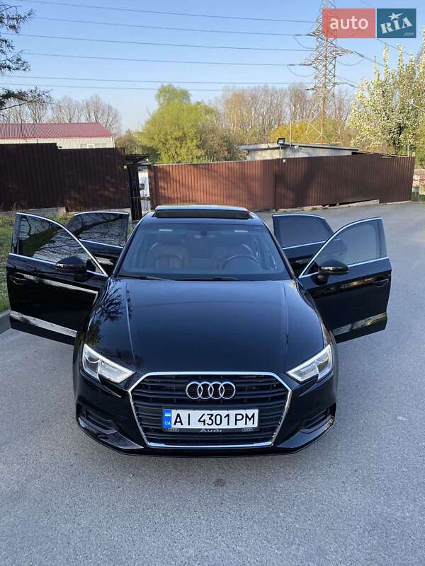 Седан Audi A3 2017 в Киеве