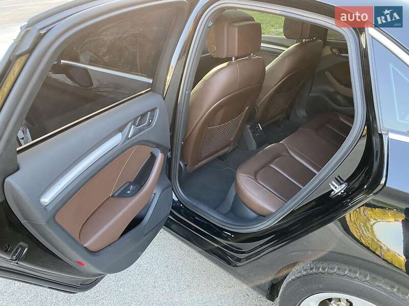 Седан Audi A3 2017 в Киеве