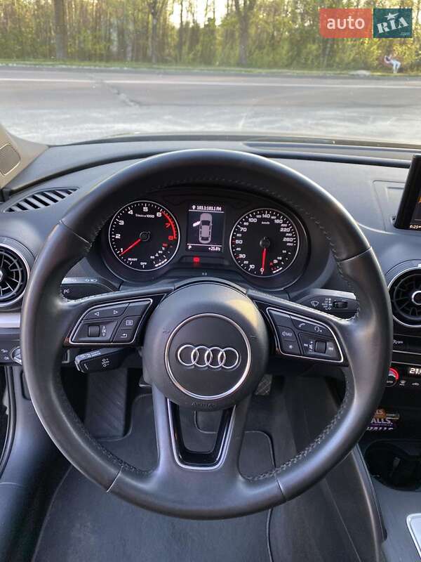 Седан Audi A3 2017 в Киеве