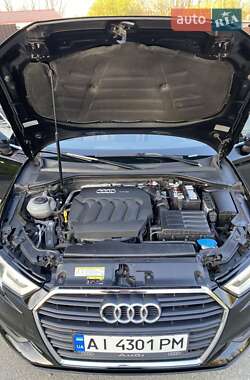 Седан Audi A3 2017 в Киеве