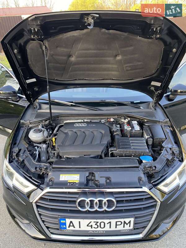 Седан Audi A3 2017 в Киеве