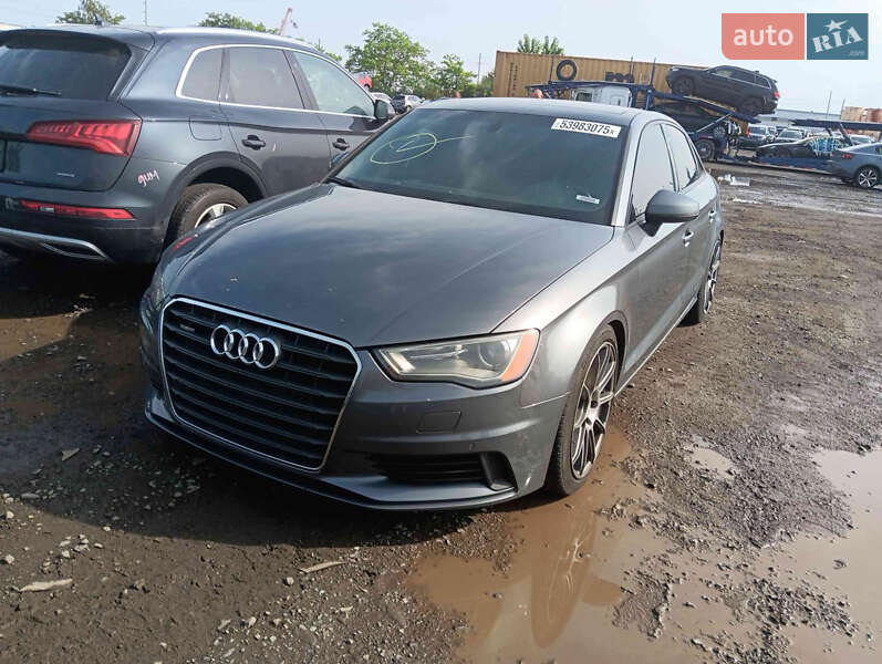Седан Audi A3 2015 в Новомосковске