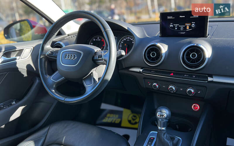 Седан Audi A3 2016 в Львові