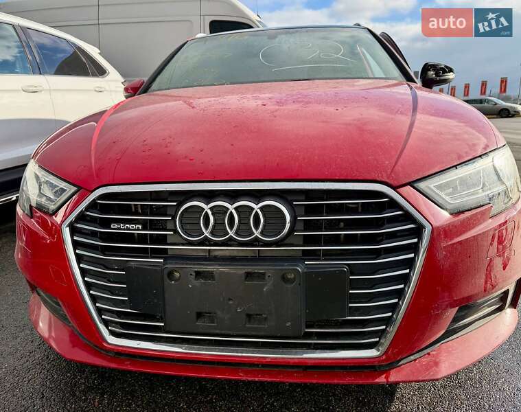 Хетчбек Audi A3 2018 в Києві фото 2 Хетчбек Audi A3 2018 в Києві