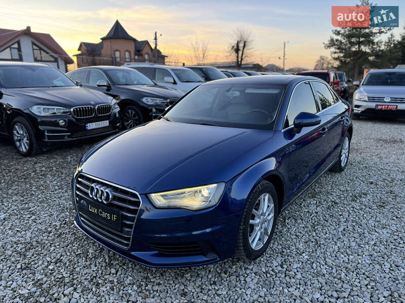 Седан Audi A3 2015 в Ивано-Франковске