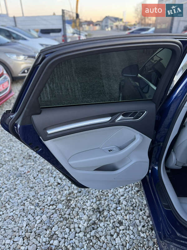 Седан Audi A3 2015 в Ивано-Франковске