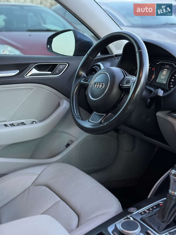 Седан Audi A3 2015 в Ивано-Франковске