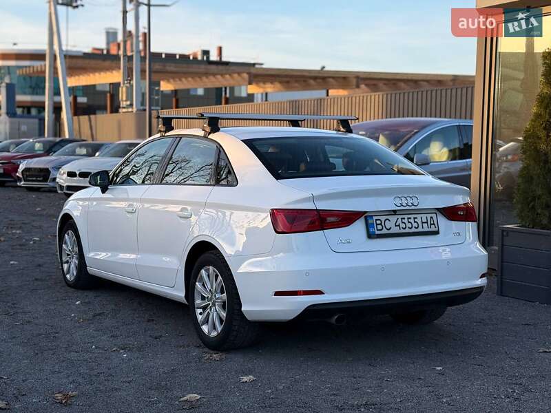 Седан Audi A3 2015 в Львове