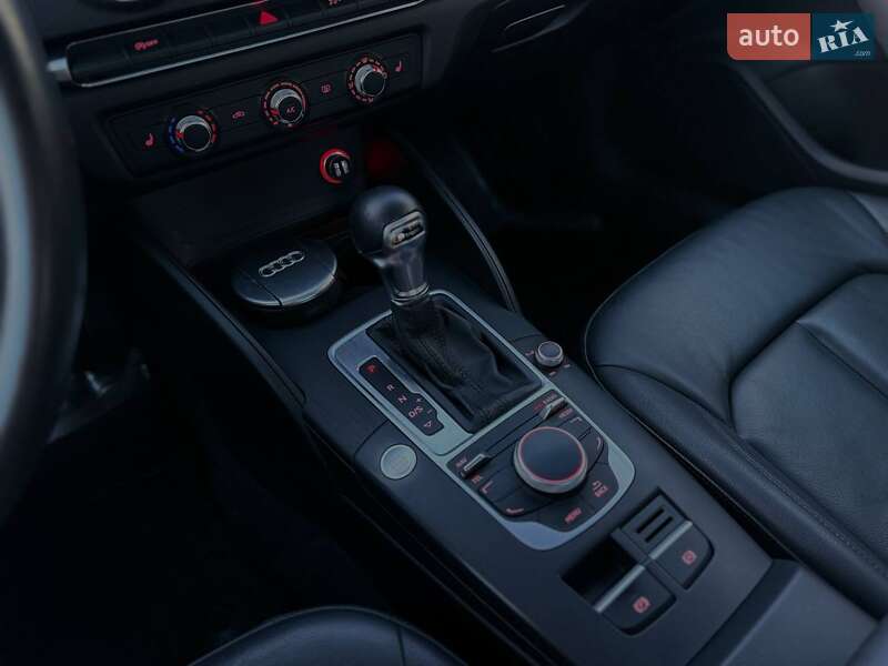 Седан Audi A3 2015 в Львове