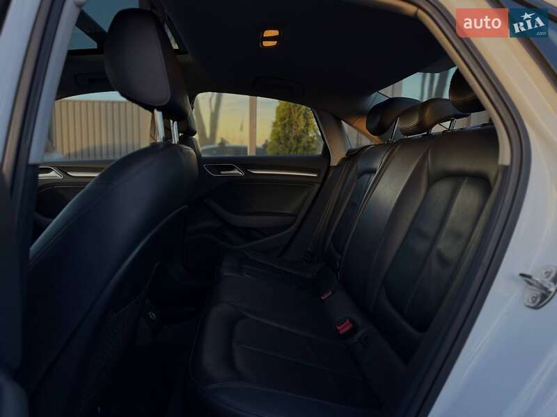 Седан Audi A3 2015 в Львове