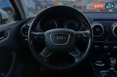 Седан Audi A3 2015 в Львове