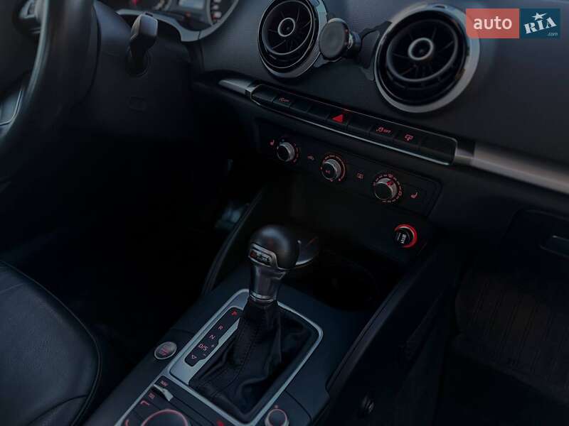 Седан Audi A3 2015 в Львове