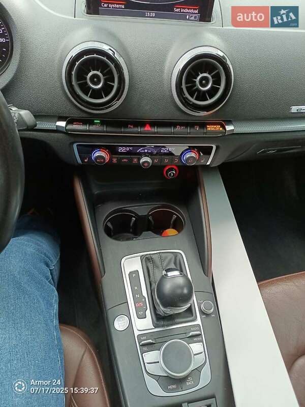 Хэтчбек Audi A3 2016 в Львове