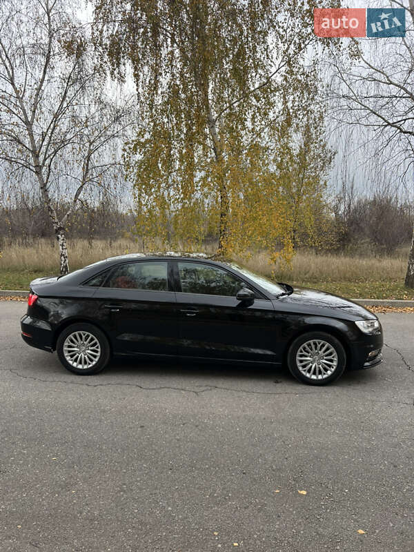 Седан Audi A3 2016 в Запорожье